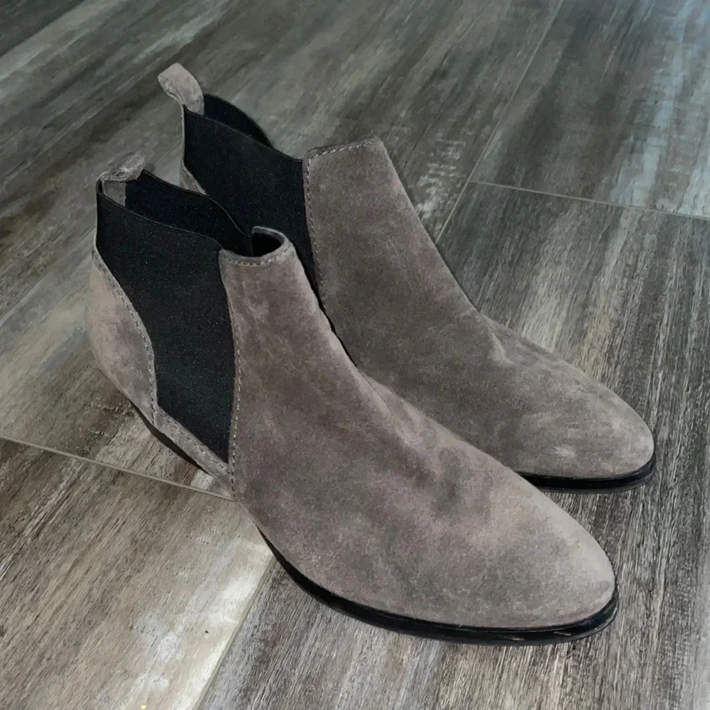 Aquatalia Gray Suede Ankle Boots size 9